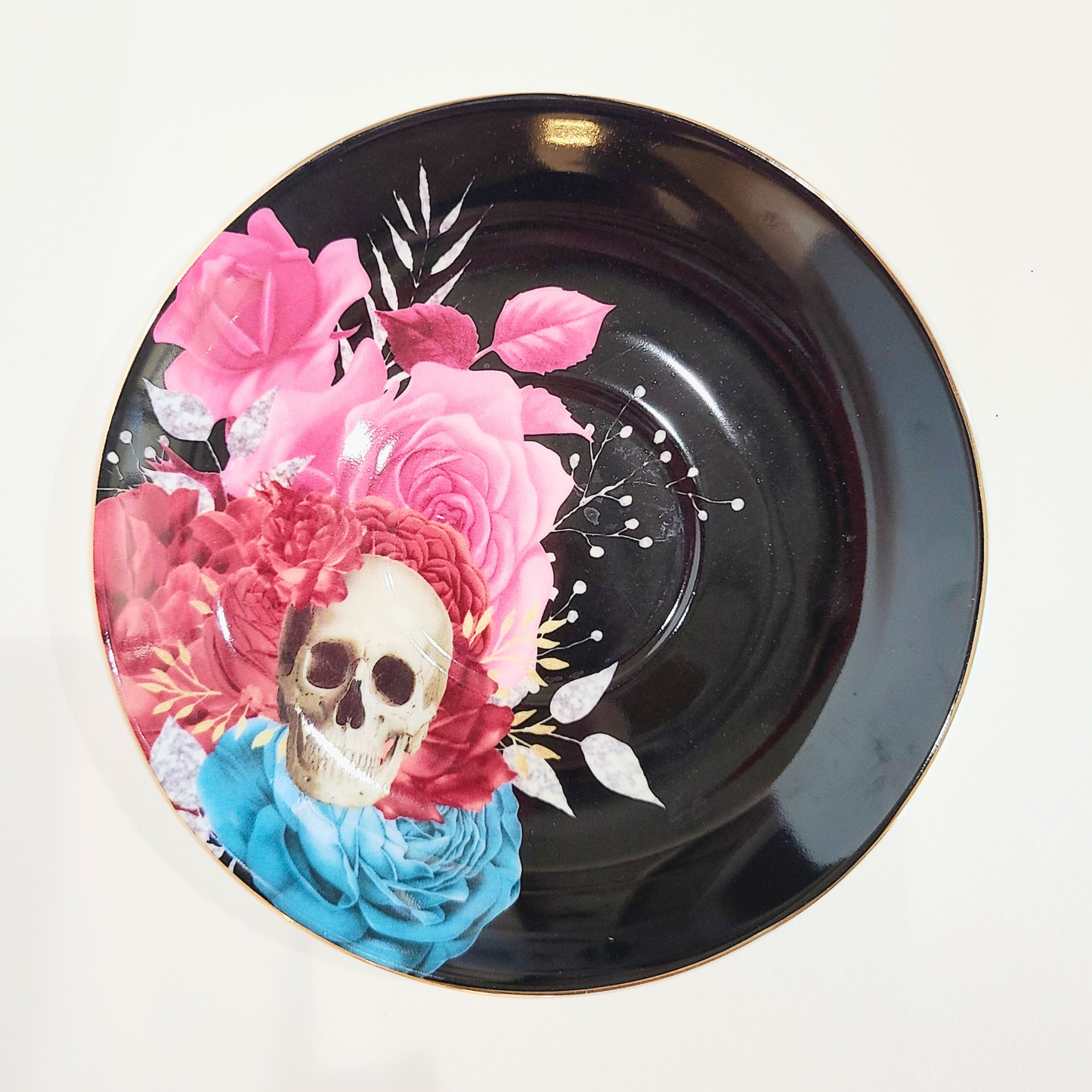 Rose Romance | Skull & Roses Boutique Teacup Candle