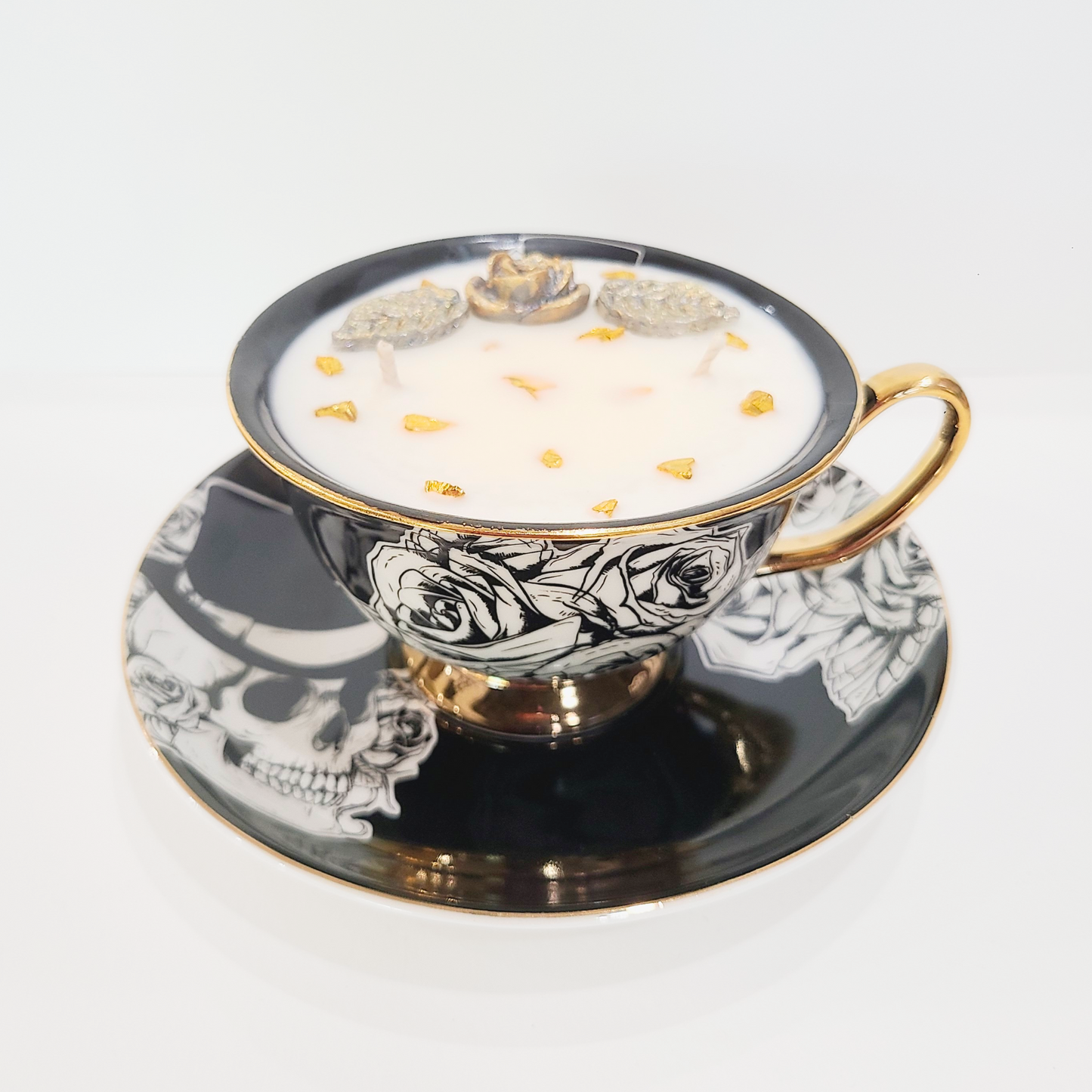 Pumpkin Delight | Skull & Roses B&W Boutique Teacup Candle