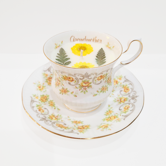 Magnolia | "Grandmother" 1970's English Vintage Teacup Candle